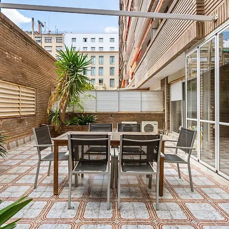 Sunlit Expansive Terrace, Ac & Outdoor Seating Apartamento Barcelona Exterior foto