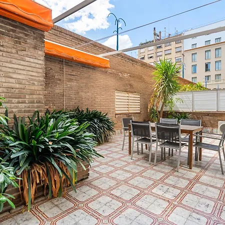 Sunlit Expansive Terrace, Ac & Outdoor Seating Apartamento Barcelona Exterior foto